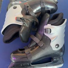 التزلج على الجليد، كما تم الإبلاغ عنه بواسطة Schaatsbaan Rotterdam عبر iLost