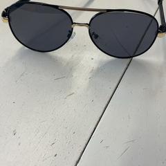 サングラス がiLostで GVB によって報告されました