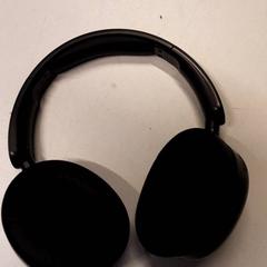 Fejhallgató, amint azt Qbuzz ZHN az iLost segítségével jelentette.