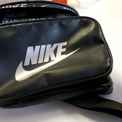 Borsa - Heuptasje, come riportato da Centraal magazijn utilizzando iLost