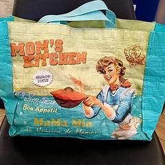 Sac Motifs rétro, a été signalé par IKEA Nantes utilisant iLost