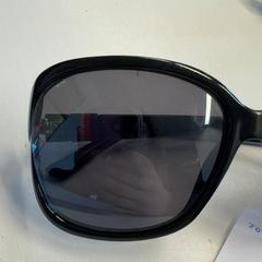 Occhiali da sole, come riportato da GVB utilizzando iLost