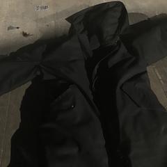 Zwarte dames winterjas, som rapportert av De Heeren van Aemstel ved bruk av iLost