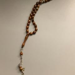 Eskumuturra, gisa salatu by MEININGER Hotel Budapest Great Market Hall iLost erabiliz