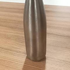 Drikkeflaske, som rapportert av Vrije Universiteit Brussel (VUB) ved bruk av iLost