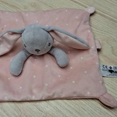 Kuddiga slag Prénom lena, rapporterat av IKEA Montpellier med iLost