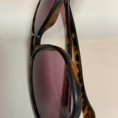 Gafas de sol, segundo informou Movie Park Germany usando iLost
