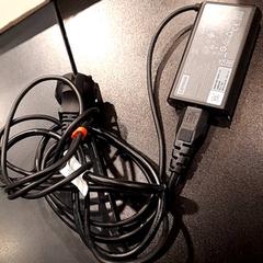 ノートパソコンの充電器 Lenovo がiLostで Campus Den Haag によって報告されました