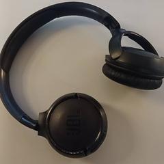 Sluchátka Jbl, jak nahlášeno Padualaan 99 pomocí iLost