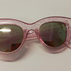 Zonnebril Roze glitter, segons ha informat Avonturenpark Hellendoorn mitjançant iLost