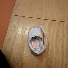 Zapato de bebé Wit, segundo informou IKEA Wilrijk usando iLost