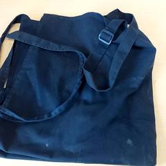 Kleding - Schort blauw، كما تم الإبلاغ عنه بواسطة Centraal magazijn عبر iLost