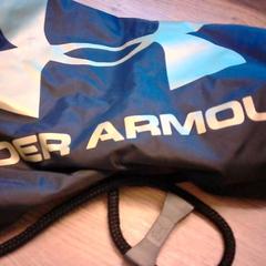 Ryggsekk merk: under armour, som rapportert av Bobbejaanland ved bruk av iLost