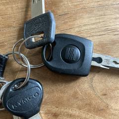 sleutel bosje, met autosleutels, amint azt az iLostnak jelentették.