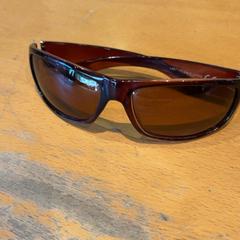 Gafas de sol, ha sido reportado por Pathé Ede con iLost