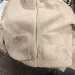 Fleece Créme/ wit vest, zoals gemeld door Pathé Zwolle met iLost