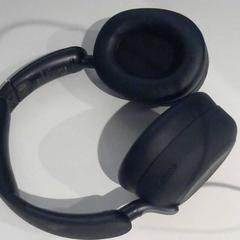 Earphones, as reported by Relais Azalys using iLost