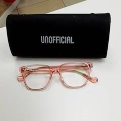 Etui à lunettes avec lunettes, a été signalé par ilévia utilisant iLost