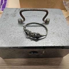 Šperky in zilverkleurige kluis, jak nahlášeno Gemeente Westland pomocí iLost