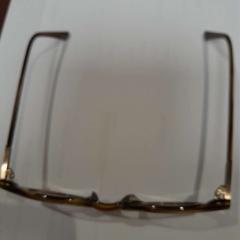 Lunette de vue marron, jak nahlášeno TCL pomocí iLost