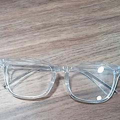 Briller, som rapportert av CARS HANGARD ved bruk av iLost