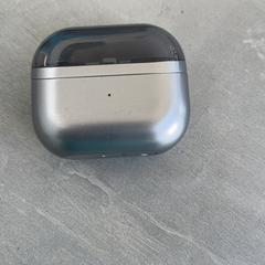 حافظة airpods، كما تم الإبلاغ عنه بواسطة RRReis Arriva Achterhoek-Rivierenland عبر iLost