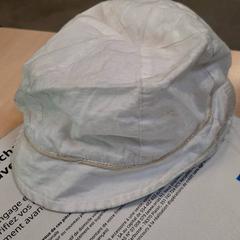Children's hat Blanc, as reported by IKEA Grenoble using iLost