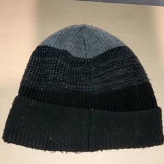 Kleding - muts, segons ha informat Centraal magazijn mitjançant iLost