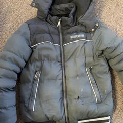 Dzseki, amint azt Burgers' Zoo az iLost segítségével jelentette.