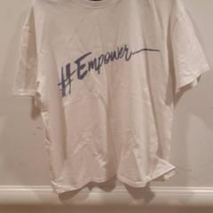 Camisas, como reportado por Grand Hotel Amrath Kurhaus utilizando o iLost