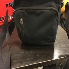 Shoulder bag, as reported by Qbuzz U-OV using iLost