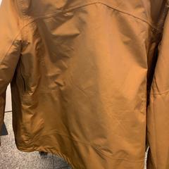 재킷, iLost를 사용하여 Eindhoven Airport에 보고됨