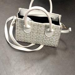 Handtasje Mirsal, jak nahlášeno Transdev Hoeksche Waard Goeree Overflakkee pomocí iLost