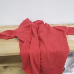 Vestje van Kyra & ko, rode kleur, gisa salatu by IKEA Heerlen iLost erabiliz