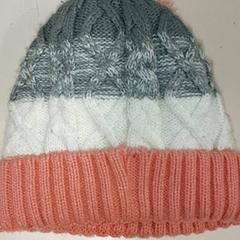 Vêtements - Muts, a été signalé par Regio Antwerpen - Brussel utilisant iLost