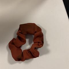 Tiras elásticas para cabelo, como reportado por IKEA Mons utilizando o iLost