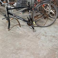 الدراجة Pelikaan Zwart، كما تم الإبلاغ عنه بواسطة Fietsdepot Hasselt عبر iLost