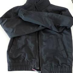 Kleding - Jas, jak nahlášeno Centraal magazijn pomocí iLost