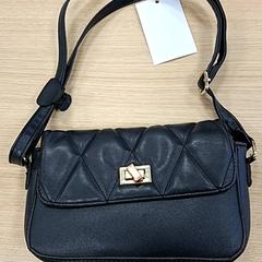 Tas zwart, zoals gemeld door Regio Antwerpen - Brussel met iLost