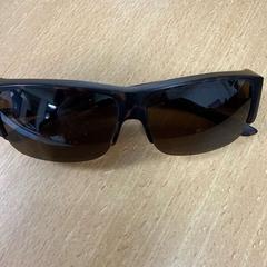 Solglasögon bruin, rapporterat av VITAZ campus Sint-Niklaas med iLost