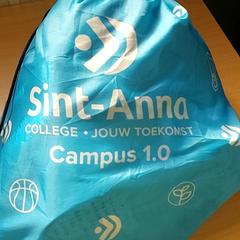 Sac de gymnastique, a été signalé par Regio Antwerpen - Brussel utilisant iLost