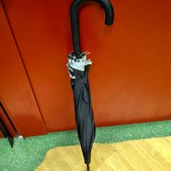 Paraugas Noir, segundo informou IKEA Nice Saint Isidore usando iLost