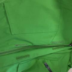Veste, a été signalé par Movie Park Germany utilisant iLost