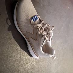 Shoe Beige 1 schoen, as reported by Connexxion Hoeksche Waard Goeree Overflakkee using iLost