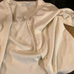 Blusa Wit, ha sido reportado por Café Leentje con iLost