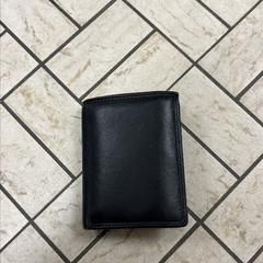 Portfel El Homani, zgłoszono przez Centraal magazijn przy użyciu iLost