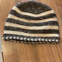 Gorro, segons ha informat MEININGER Hotel Marseille Centre la Joliette mitjançant iLost