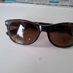 Occhiali da sole MONTURE PLASTIQUE ECAILLE, come riportato da ilévia utilizzando iLost