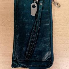 Handtas Groen. & Portemonnee, som rapportert av Qbuzz GD Groningen Peizerweg ved bruk av iLost