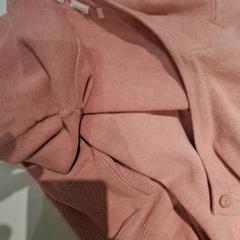 Pulóver Roze, amint azt IKEA Wilrijk az iLost segítségével jelentette.